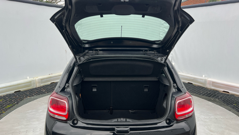 DS 3 1.2 PureTech 82 Chic 3dr Petrol Hatchback